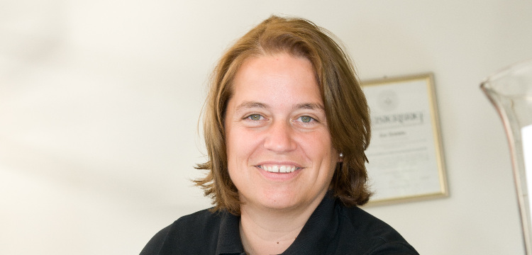 Claudia Holstein